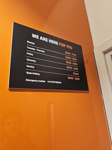 An image of the SIXT directional signage.